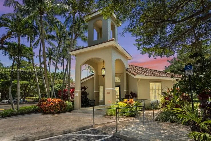 5555 N Military Trl, Boca Raton FL 33496