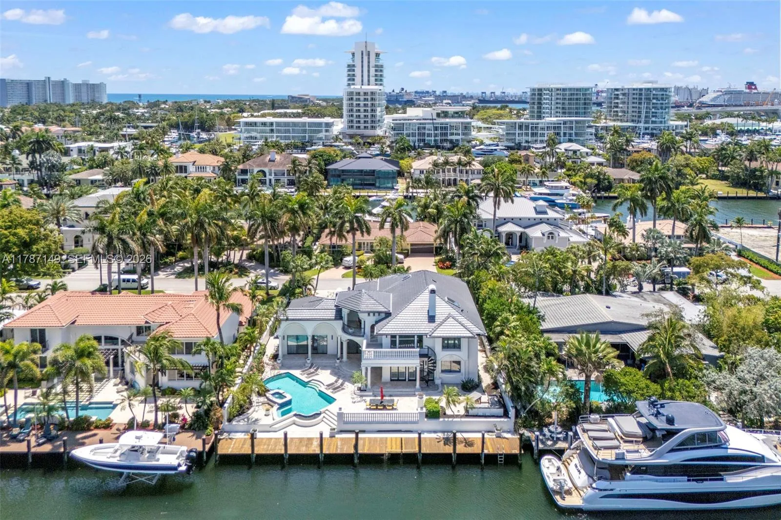 2561 Lucille Dr, Fort Lauderdale FL 33316