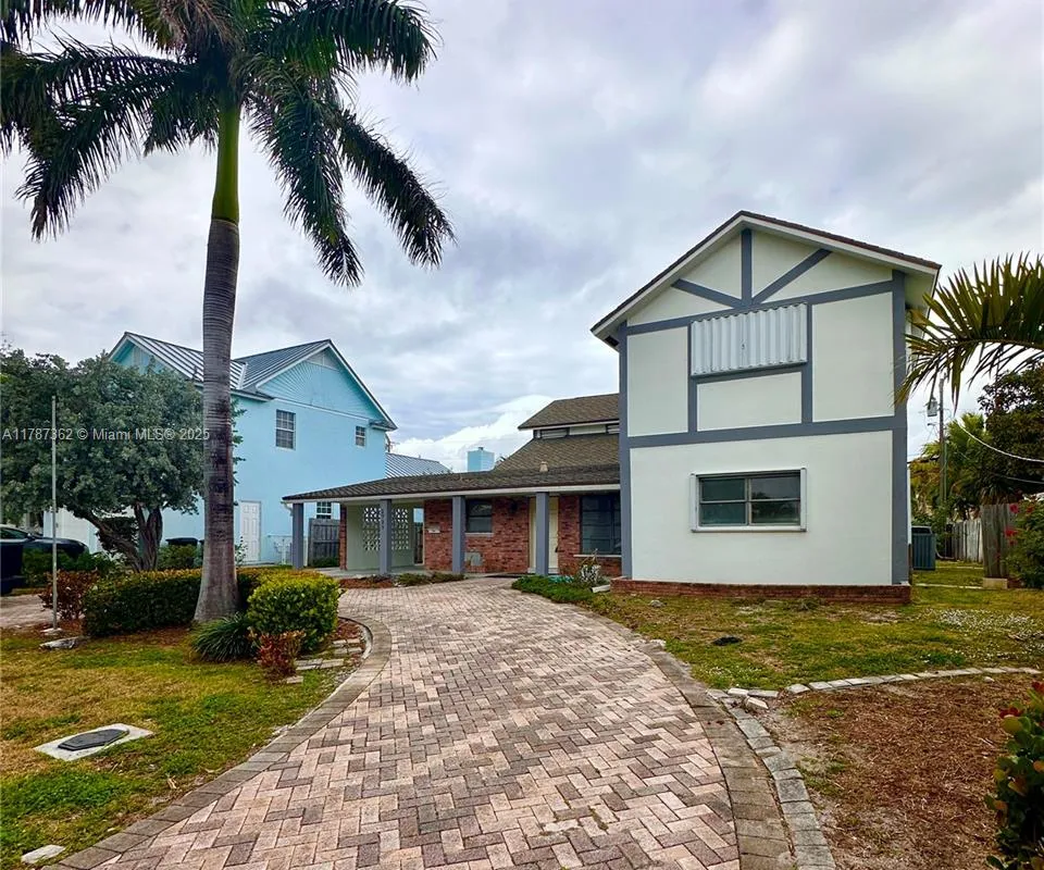 2727 NE 31st Ct, Lighthouse Point FL 33064