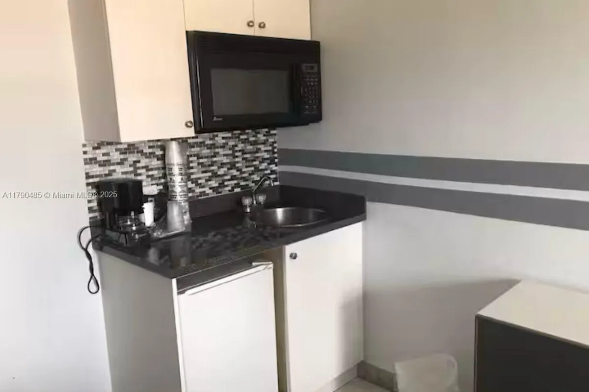 763 Pennsylvania Ave # 130, Miami Beach FL 33139