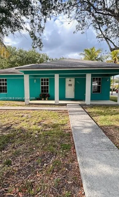 3 bedroom 1 bath for sale at 6001 SW 66th St, South Miami FL 33143