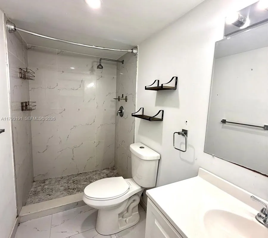 1401 NE 191st St # D201, Miami FL 33179