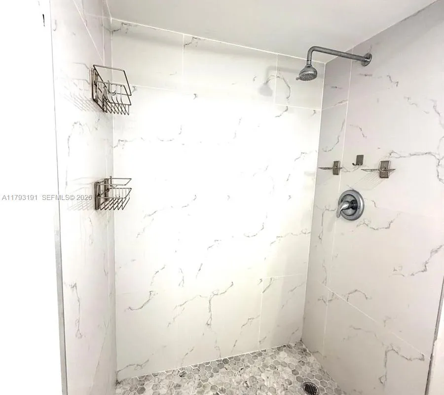 1401 NE 191st St # D201, Miami FL 33179