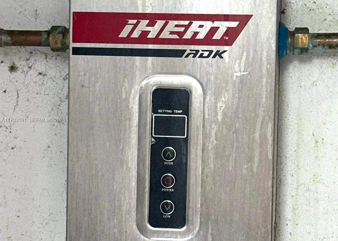 1401 NE 191st St # D201, Miami FL 33179