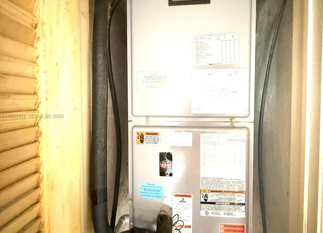 1401 NE 191st St # D201, Miami FL 33179