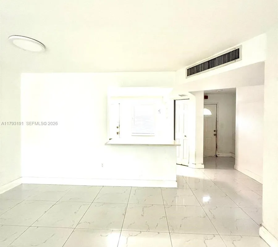 1401 NE 191st St # D201, Miami FL 33179