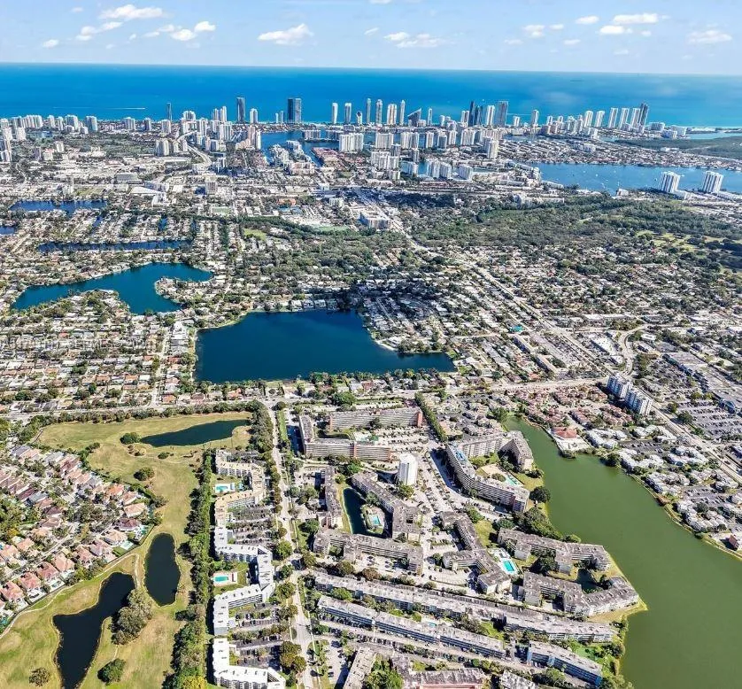 1401 NE 191st St # D201, Miami FL 33179