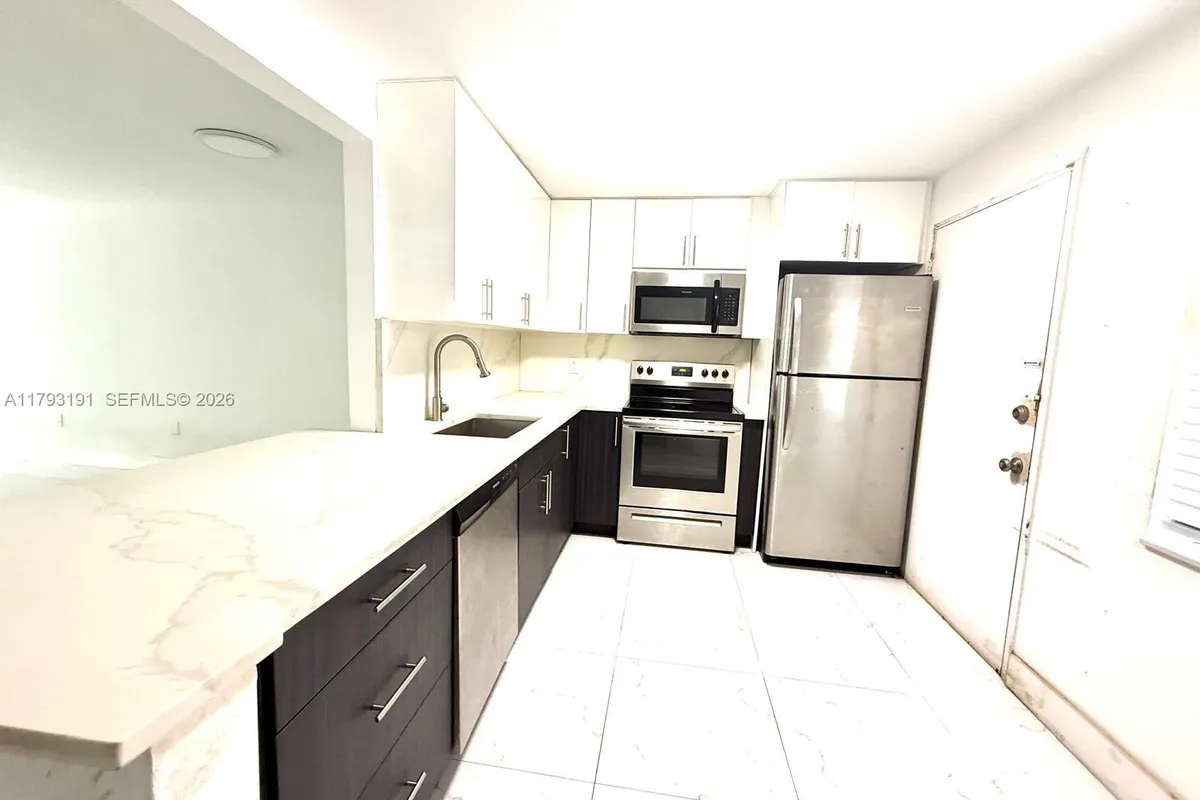 1401 NE 191st St # D201, Miami FL 33179