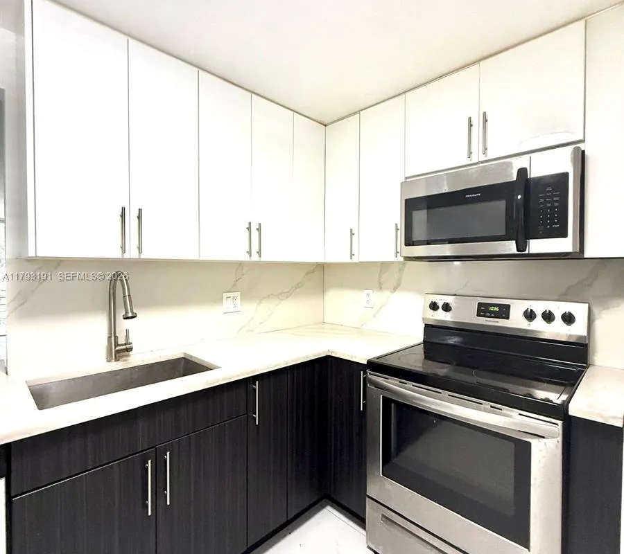1401 NE 191st St # D201, Miami FL 33179