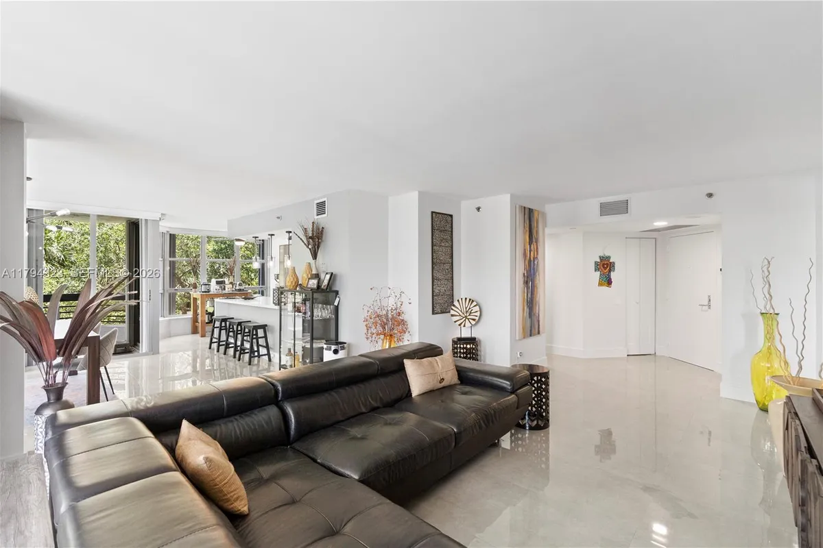 3600 Mystic Pointe Dr # 306, Aventura FL 33180