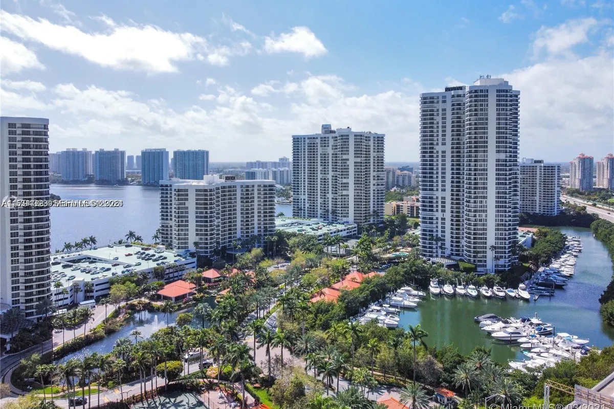 3600 Mystic Pointe Dr # 306, Aventura FL 33180