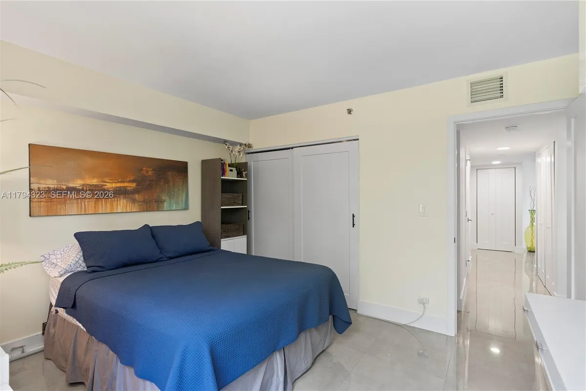 3600 Mystic Pointe Dr # 306, Aventura FL 33180