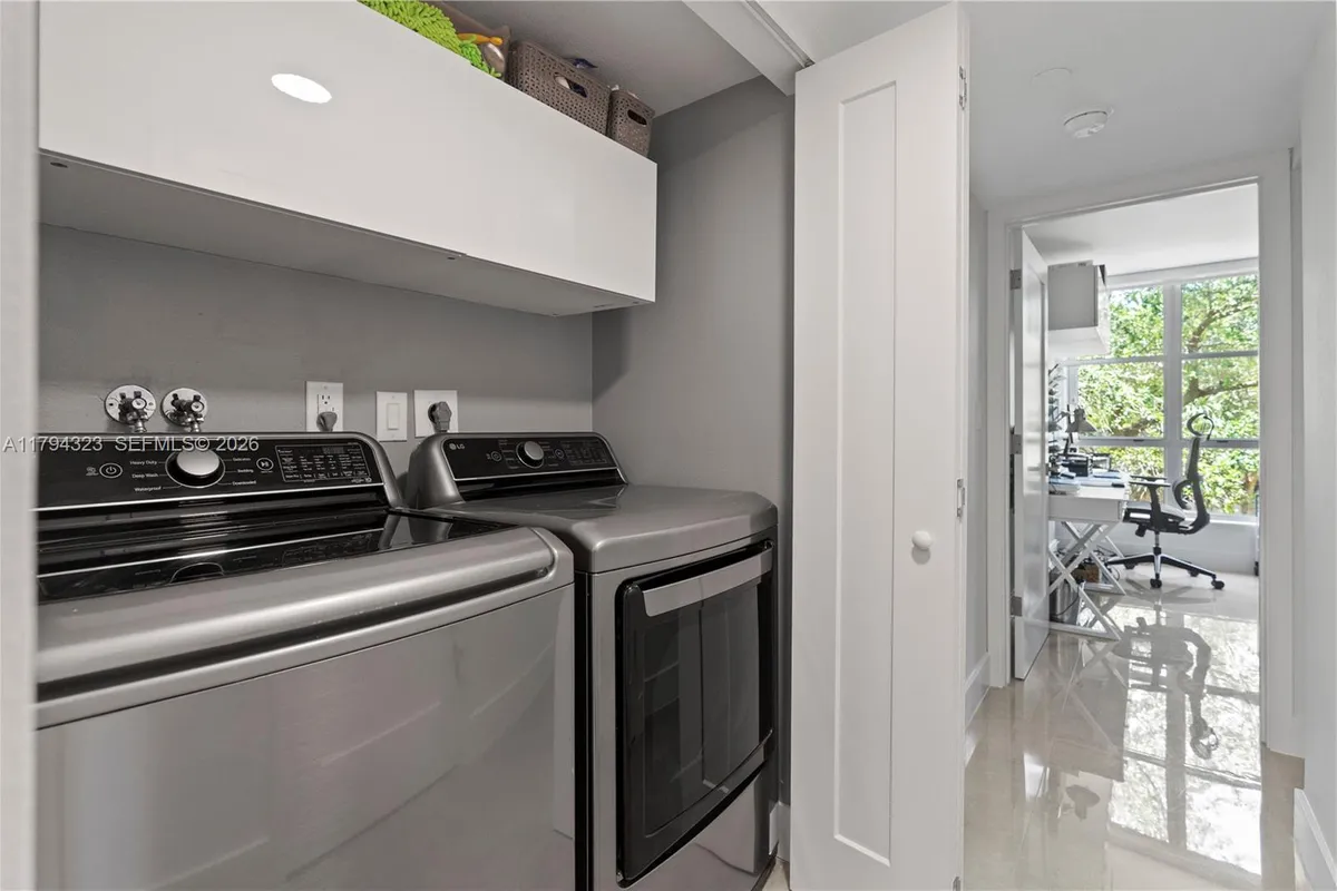 3600 Mystic Pointe Dr # 306, Aventura FL 33180