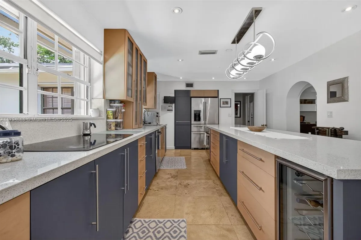 6700 SW 64th St, South Miami FL 33143