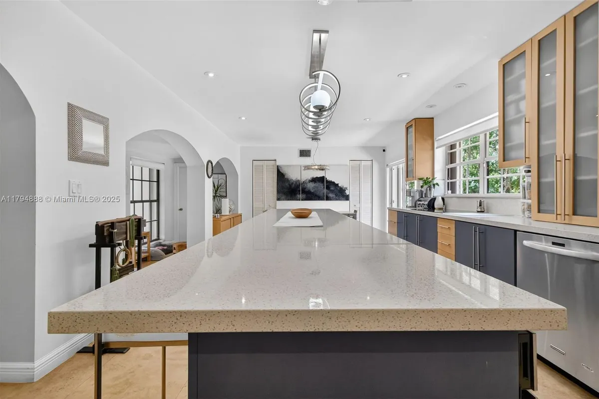 6700 SW 64th St, South Miami FL 33143