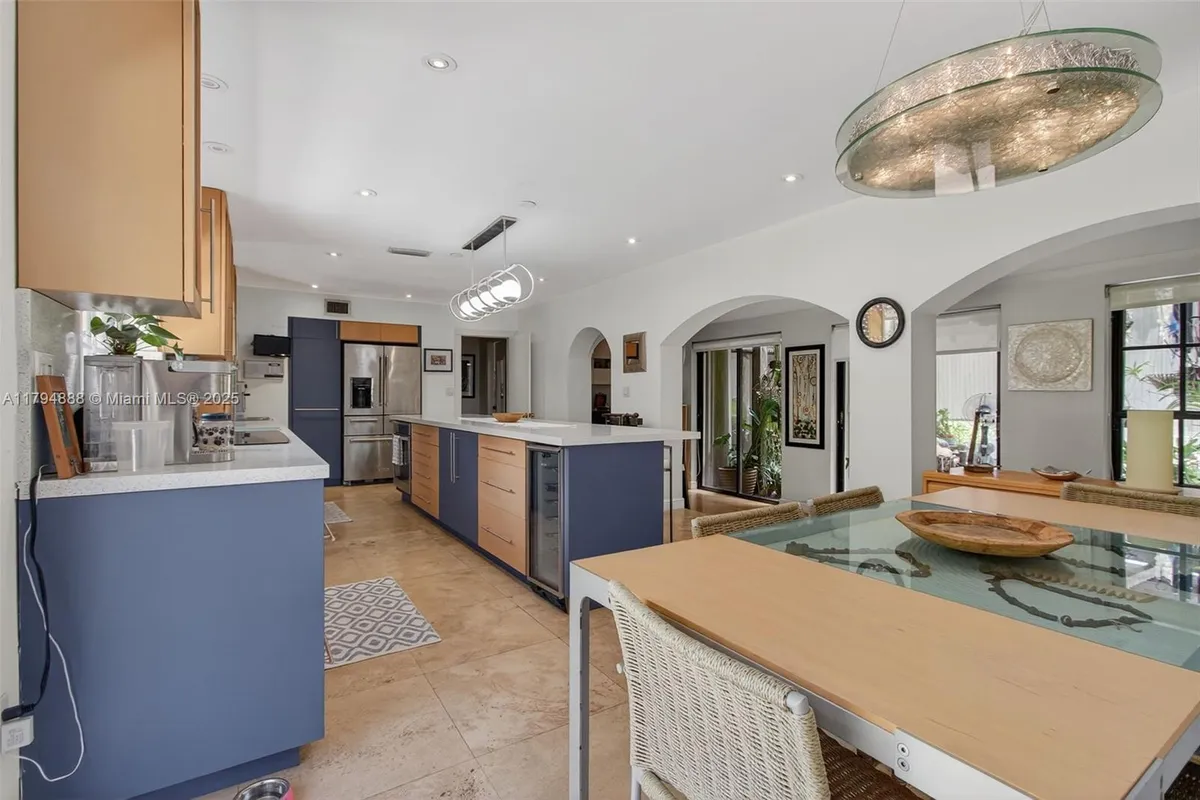 6700 SW 64th St, South Miami FL 33143