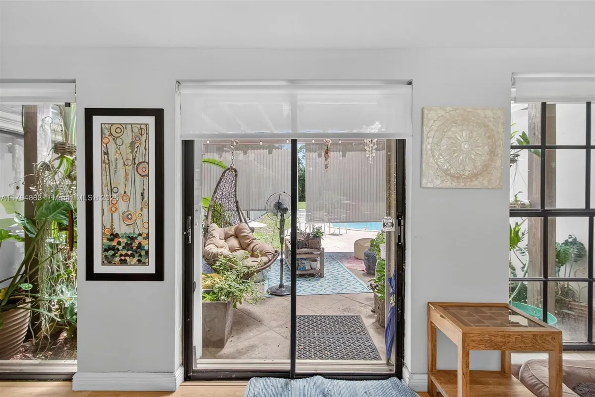 6700 SW 64th St, South Miami FL 33143