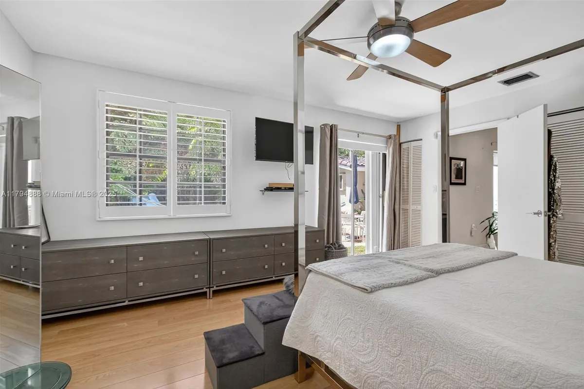 6700 SW 64th St, South Miami FL 33143