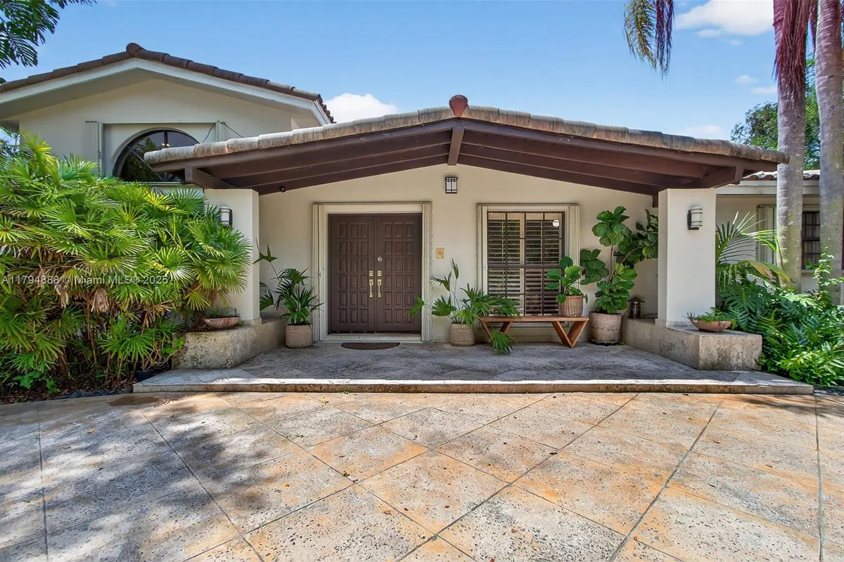 6700 SW 64th St, South Miami FL 33143