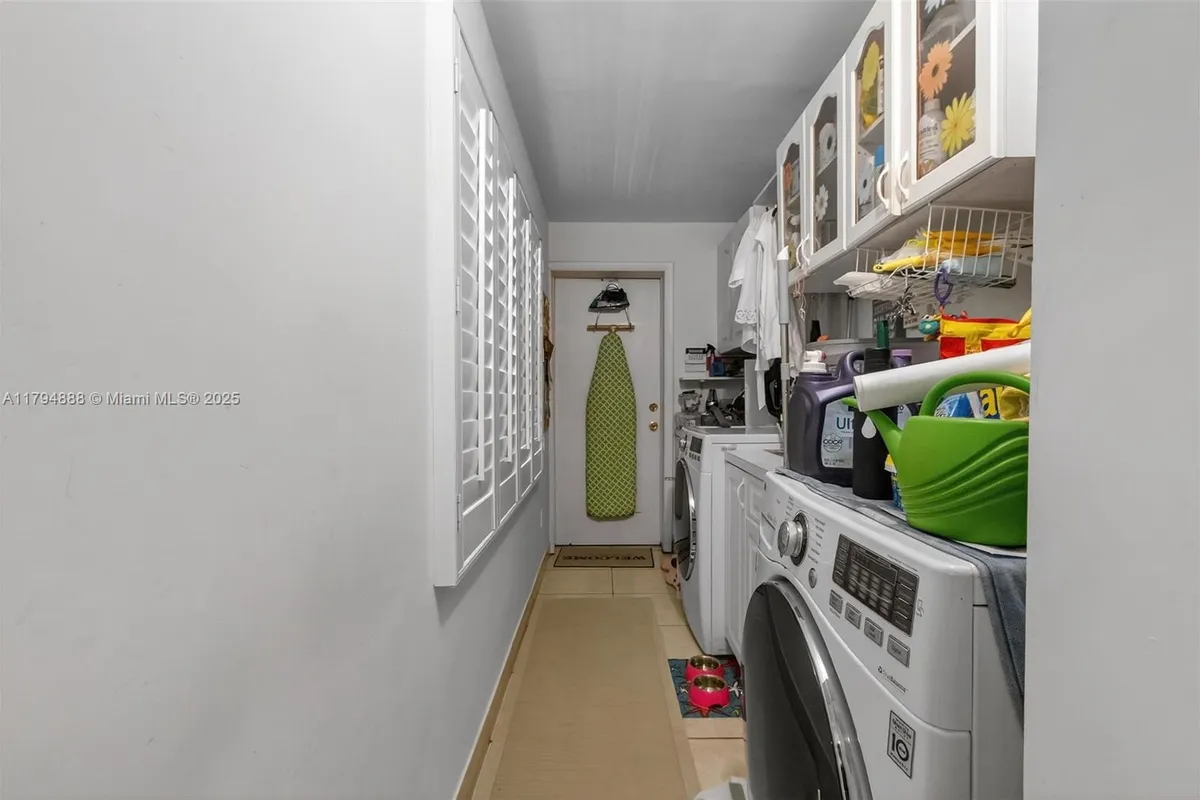 6700 SW 64th St, South Miami FL 33143