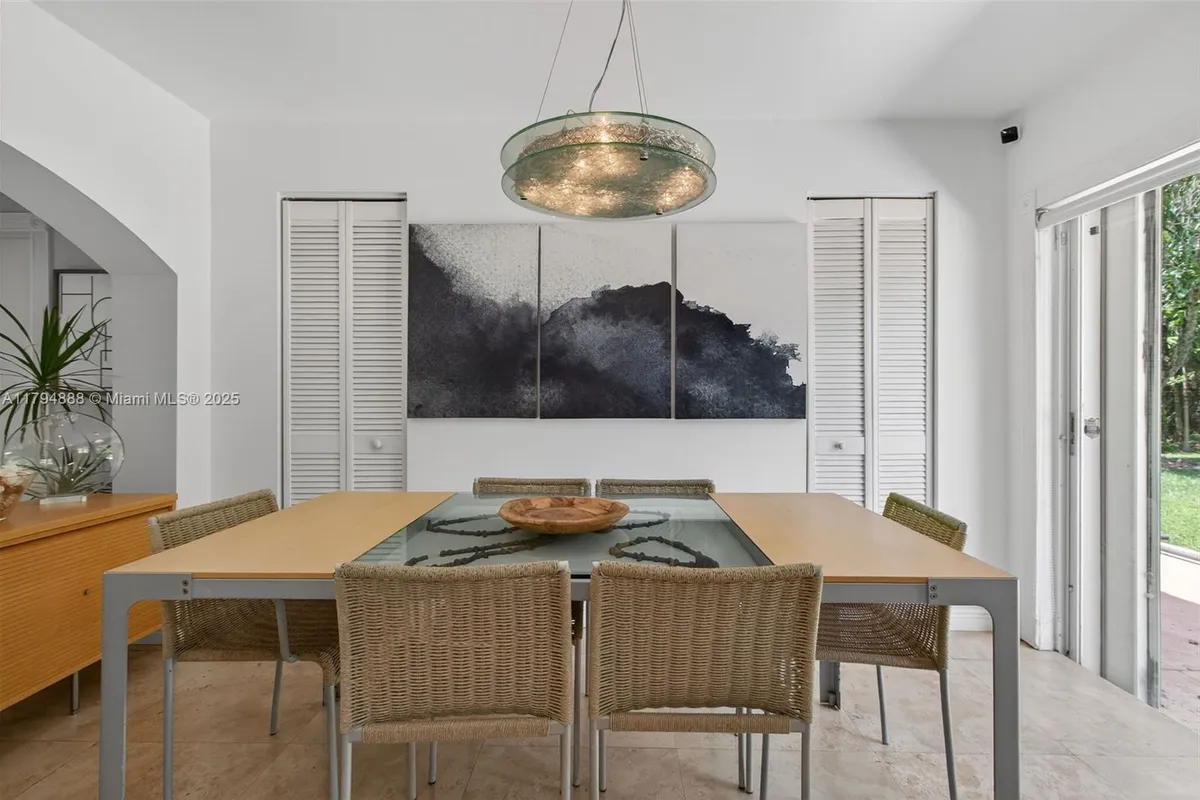 6700 SW 64th St, South Miami FL 33143