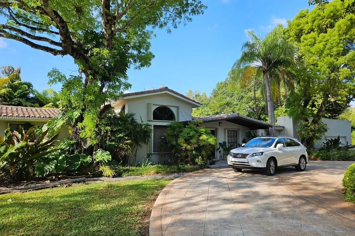 6700 SW 64th St, South Miami FL 33143