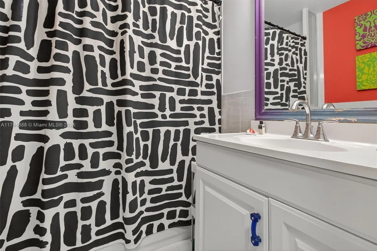 6700 SW 64th St, South Miami FL 33143