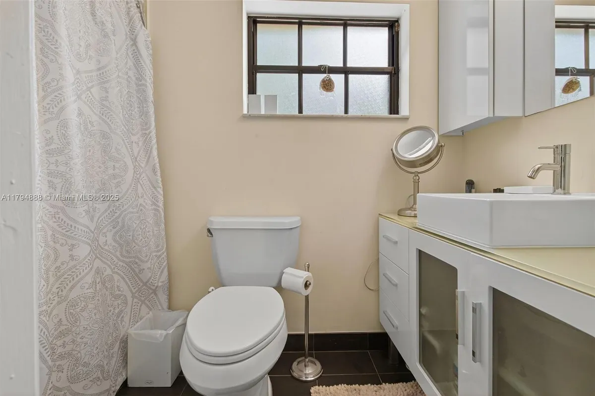 6700 SW 64th St, South Miami FL 33143