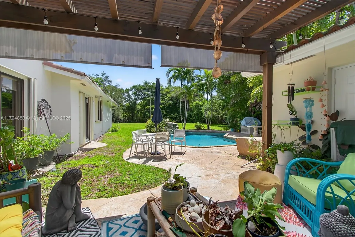 6700 SW 64th St, South Miami FL 33143