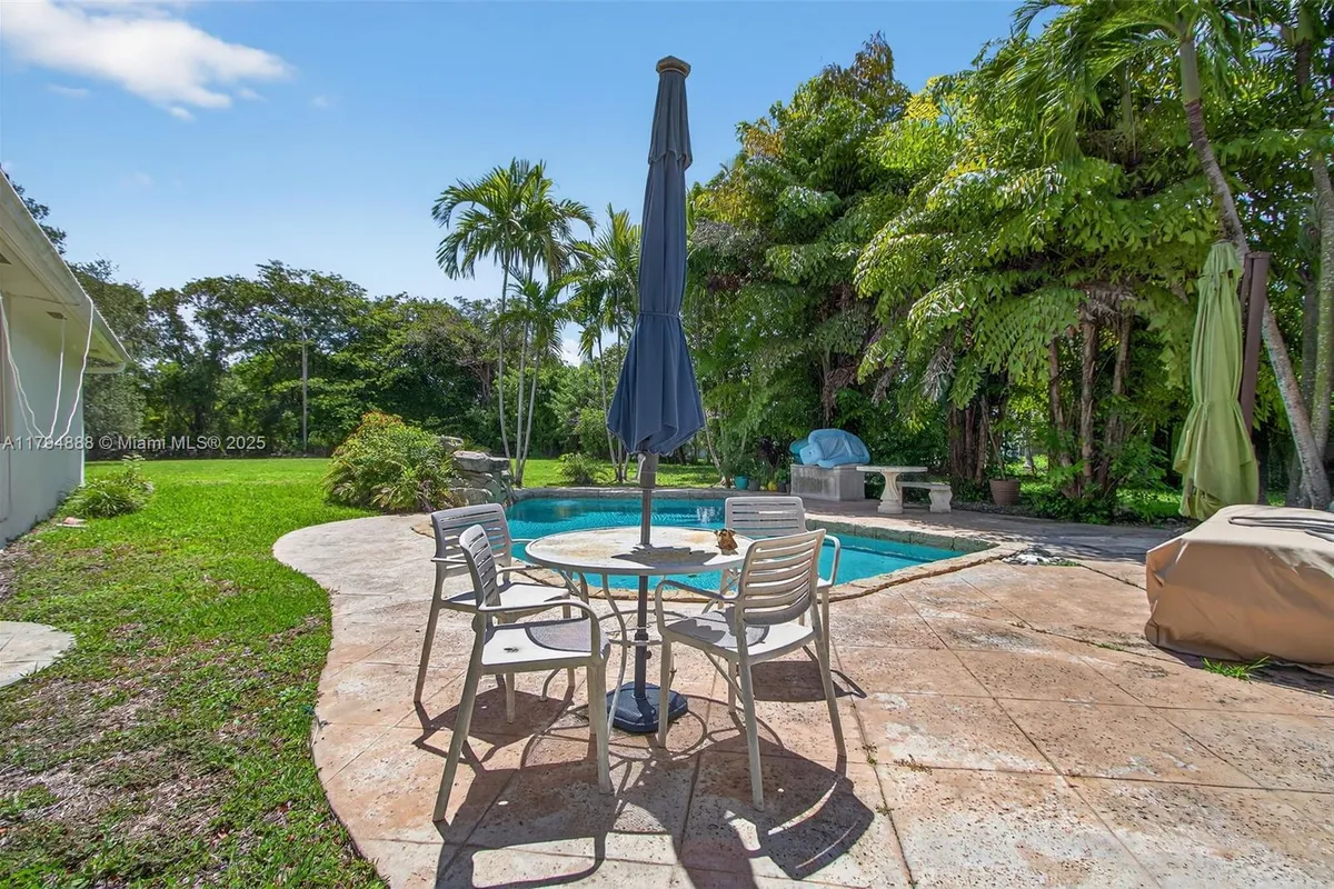 6700 SW 64th St, South Miami FL 33143