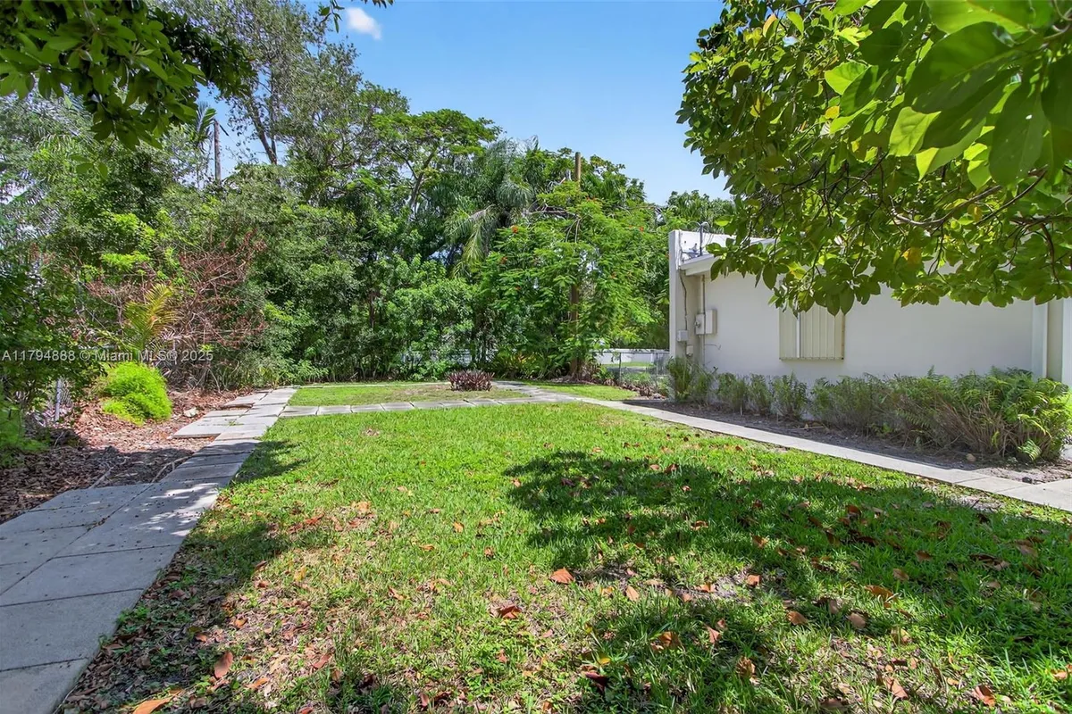 6700 SW 64th St, South Miami FL 33143