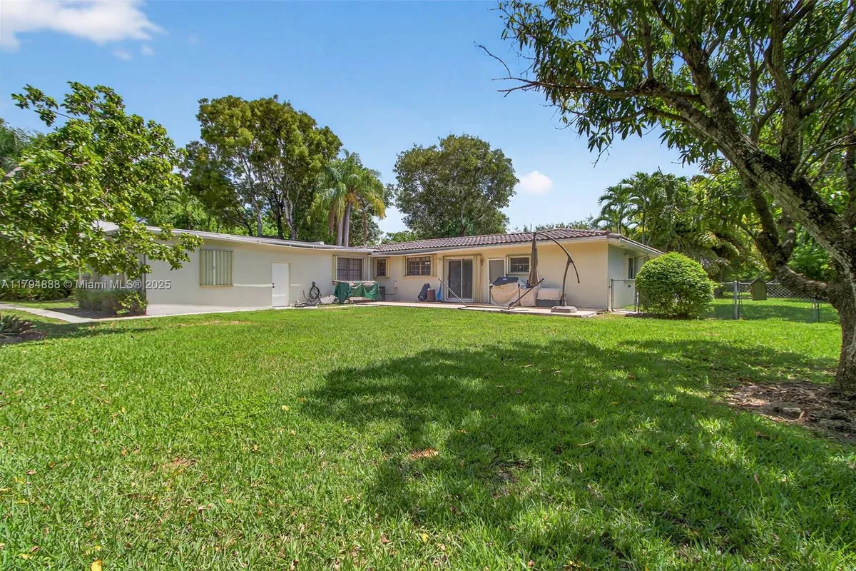 6700 SW 64th St, South Miami FL 33143