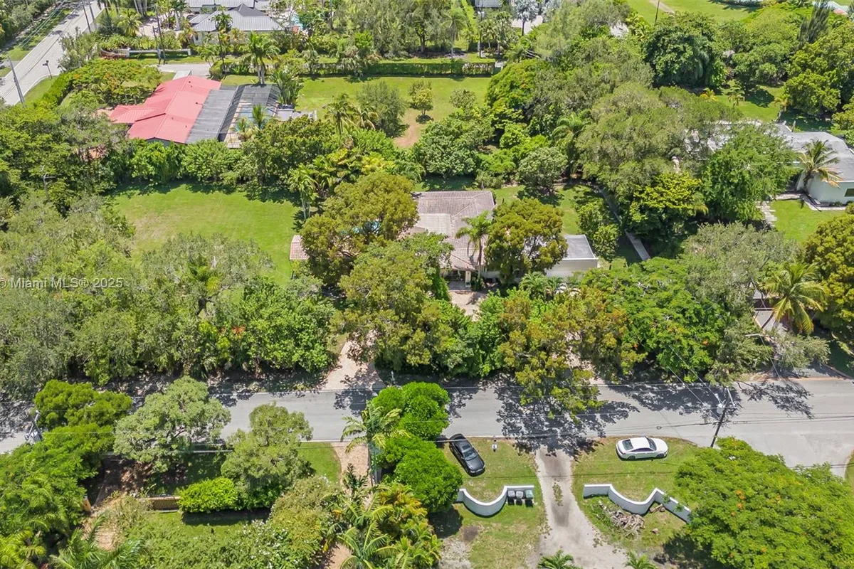 6700 SW 64th St, South Miami FL 33143