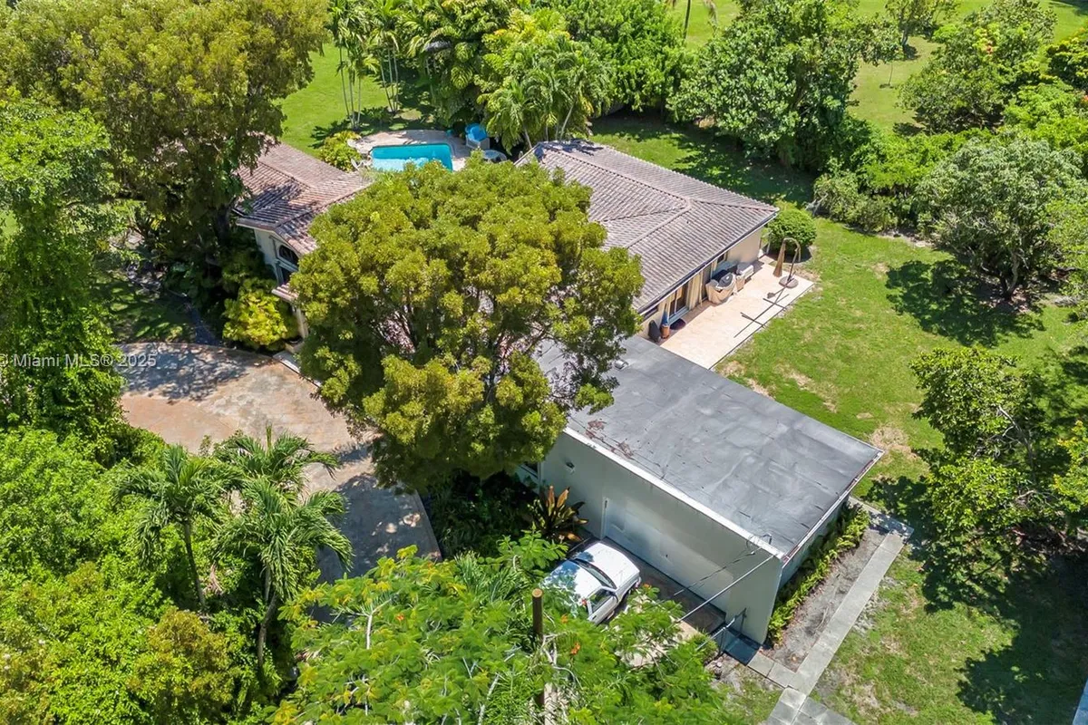 6700 SW 64th St, South Miami FL 33143