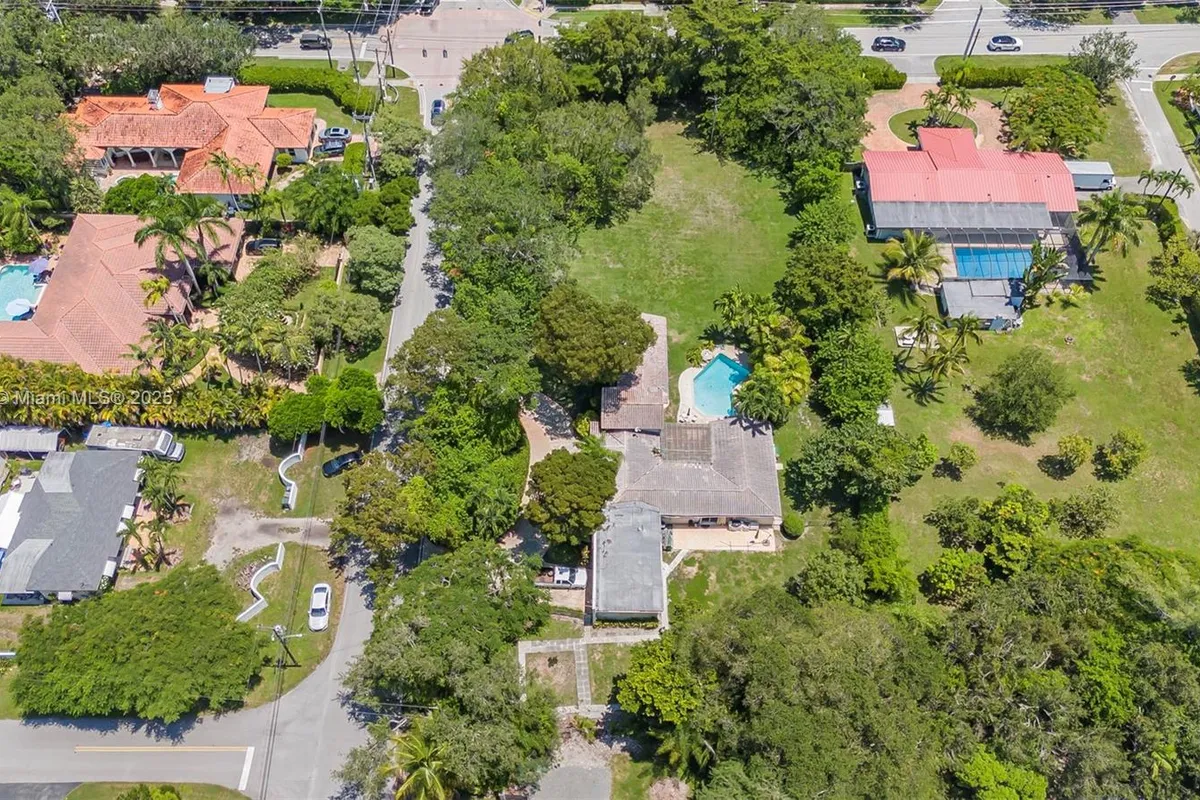 6700 SW 64th St, South Miami FL 33143