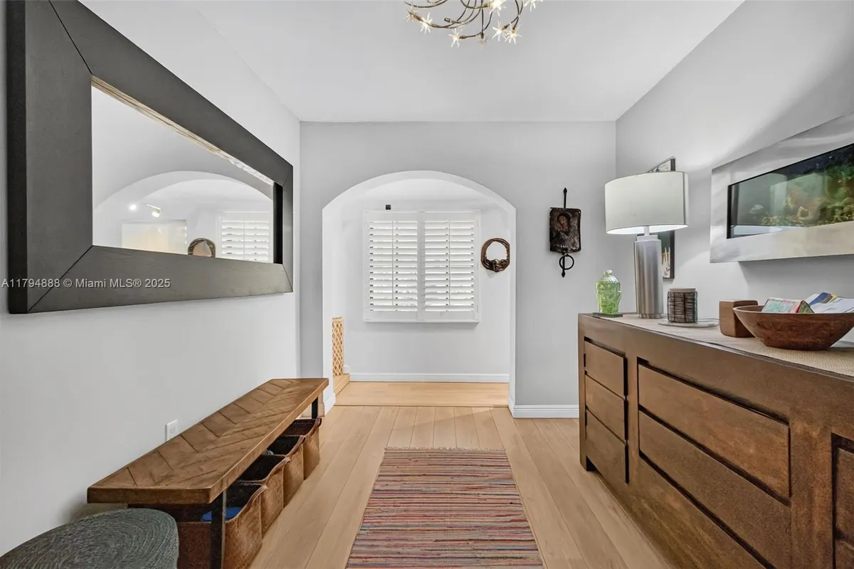 6700 SW 64th St, South Miami FL 33143