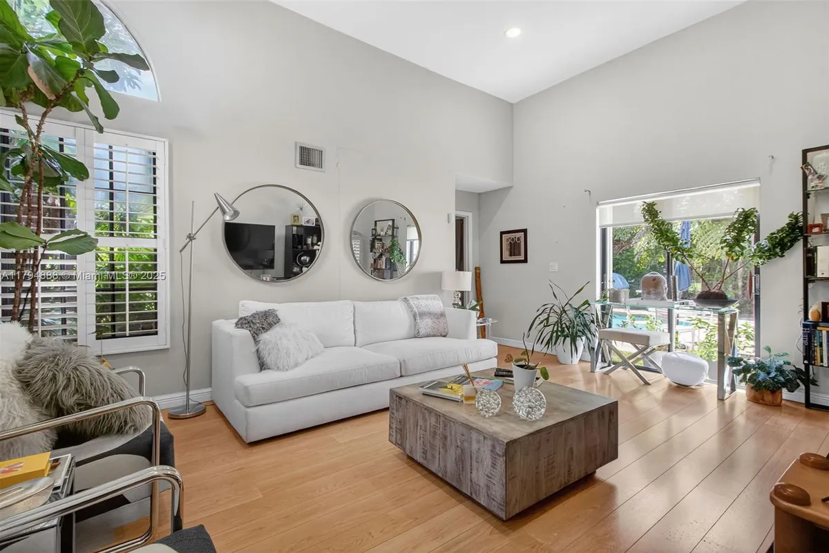 6700 SW 64th St, South Miami FL 33143