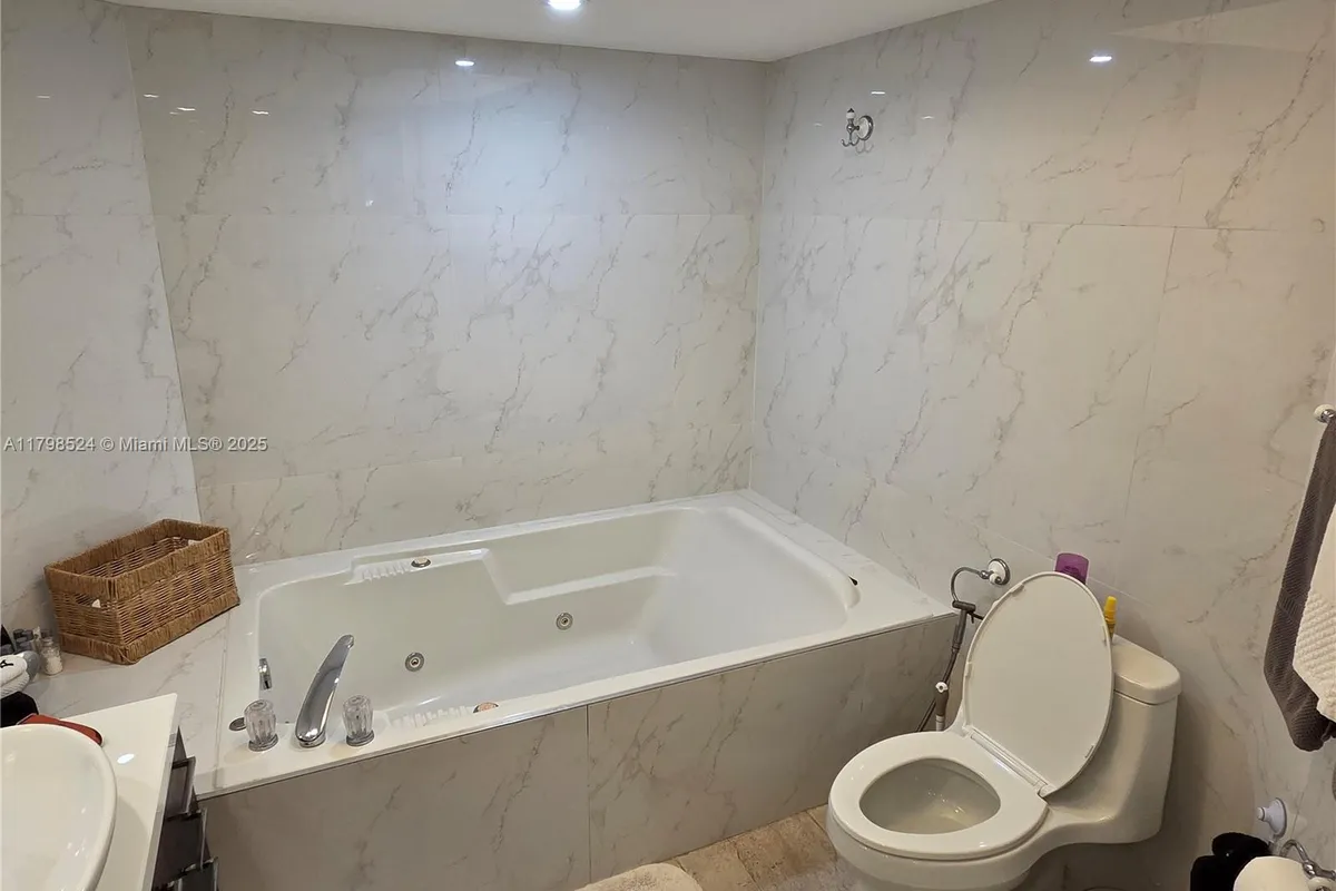 16425 Collins Ave # 312, Sunny Isles Beach FL 33160