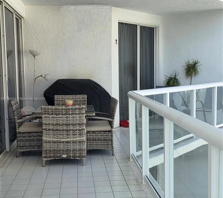 16425 Collins Ave # 312, Sunny Isles Beach FL 33160