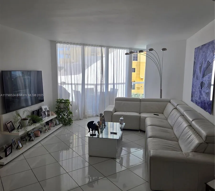 16425 Collins Ave # 312, Sunny Isles Beach FL 33160