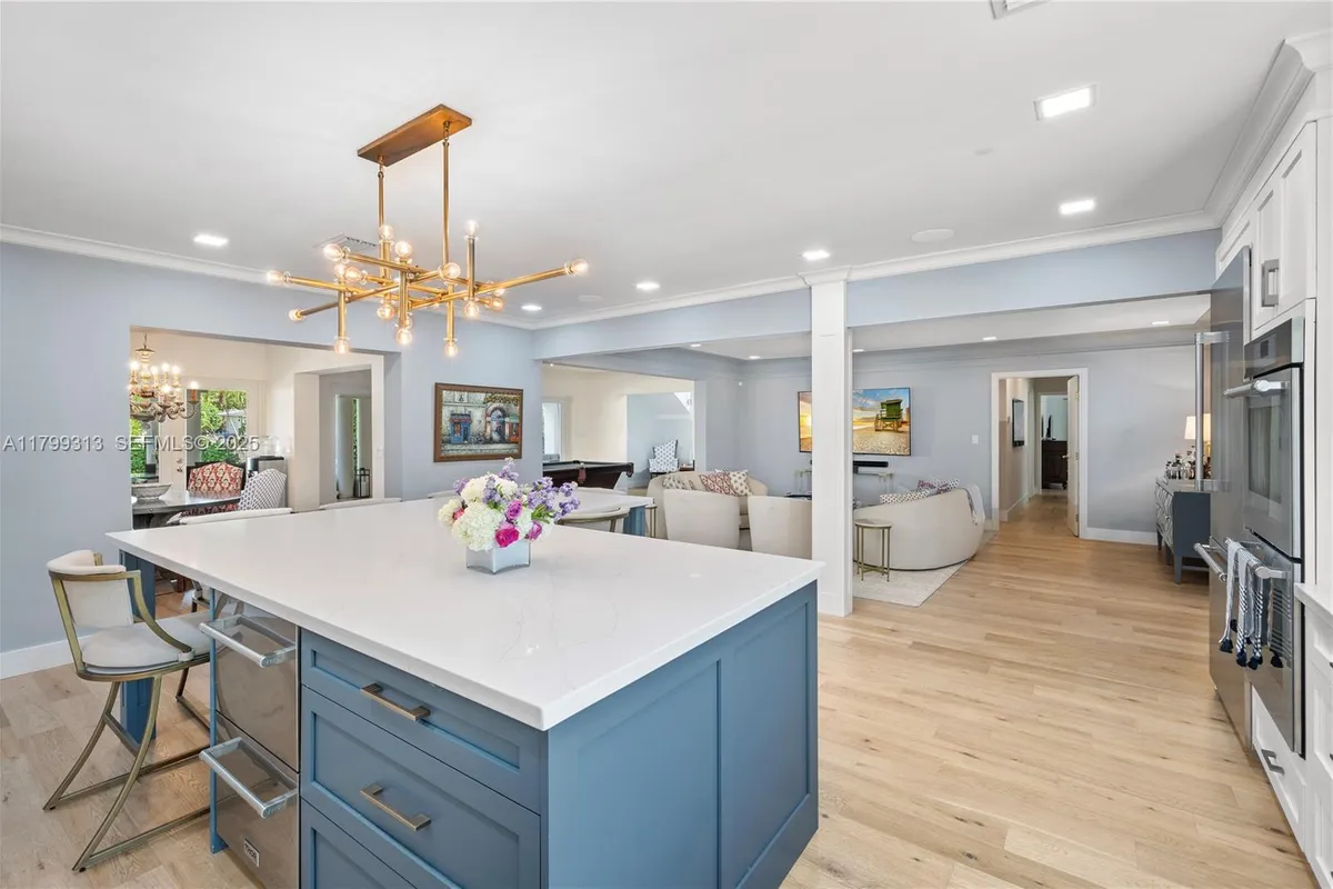 725 Vilabella Ave, Coral Gables FL 33146