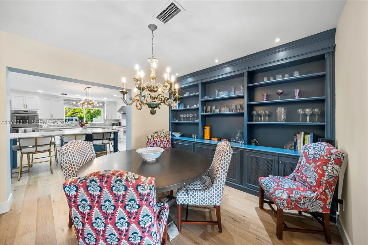 725 Vilabella Ave, Coral Gables FL 33146