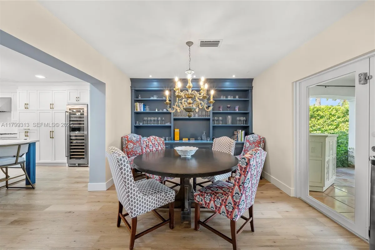 725 Vilabella Ave, Coral Gables FL 33146