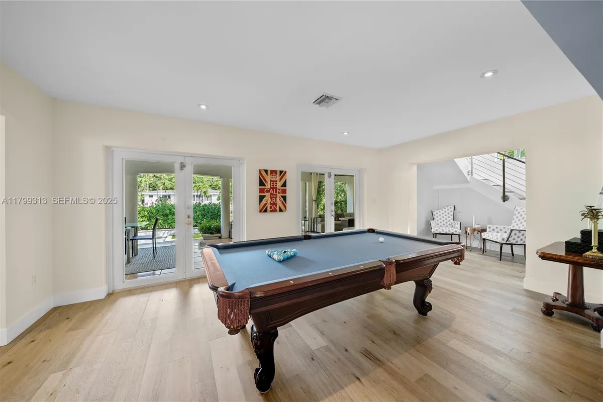 725 Vilabella Ave, Coral Gables FL 33146