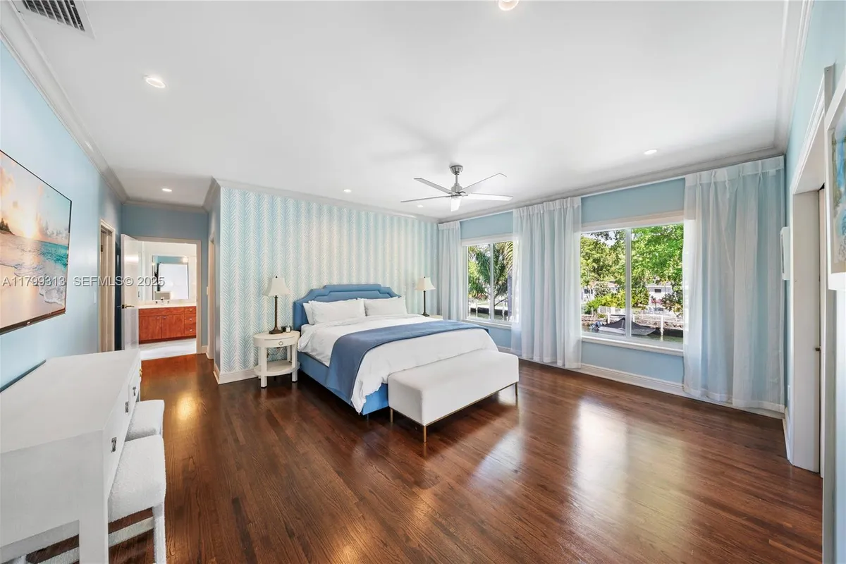 725 Vilabella Ave, Coral Gables FL 33146