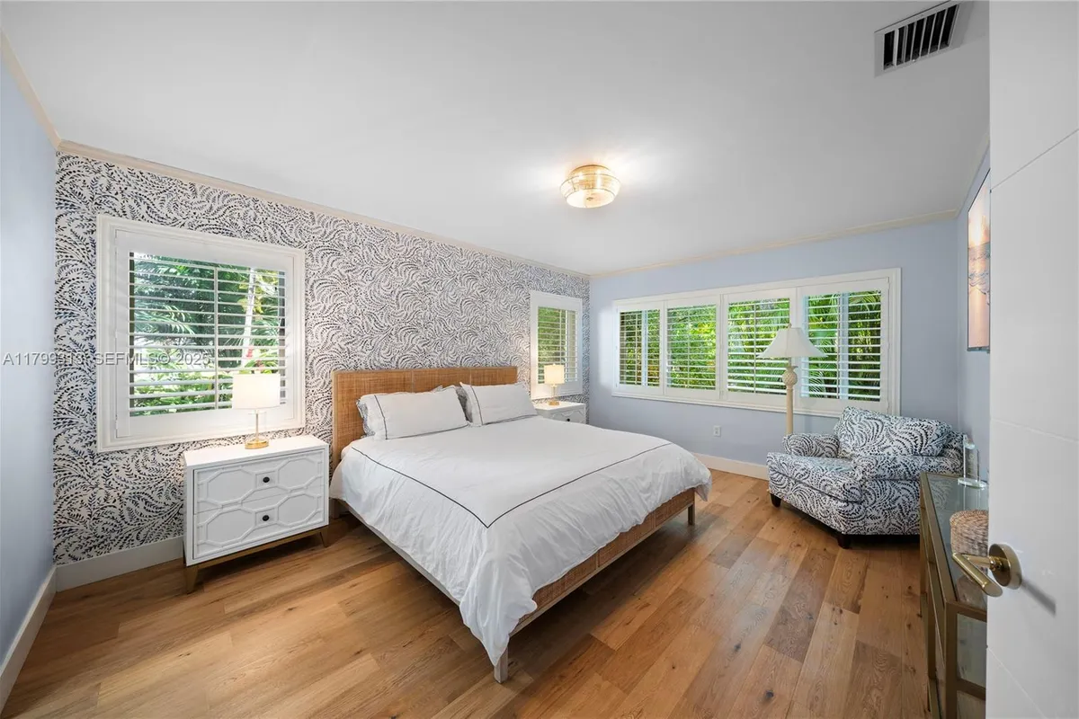 725 Vilabella Ave, Coral Gables FL 33146