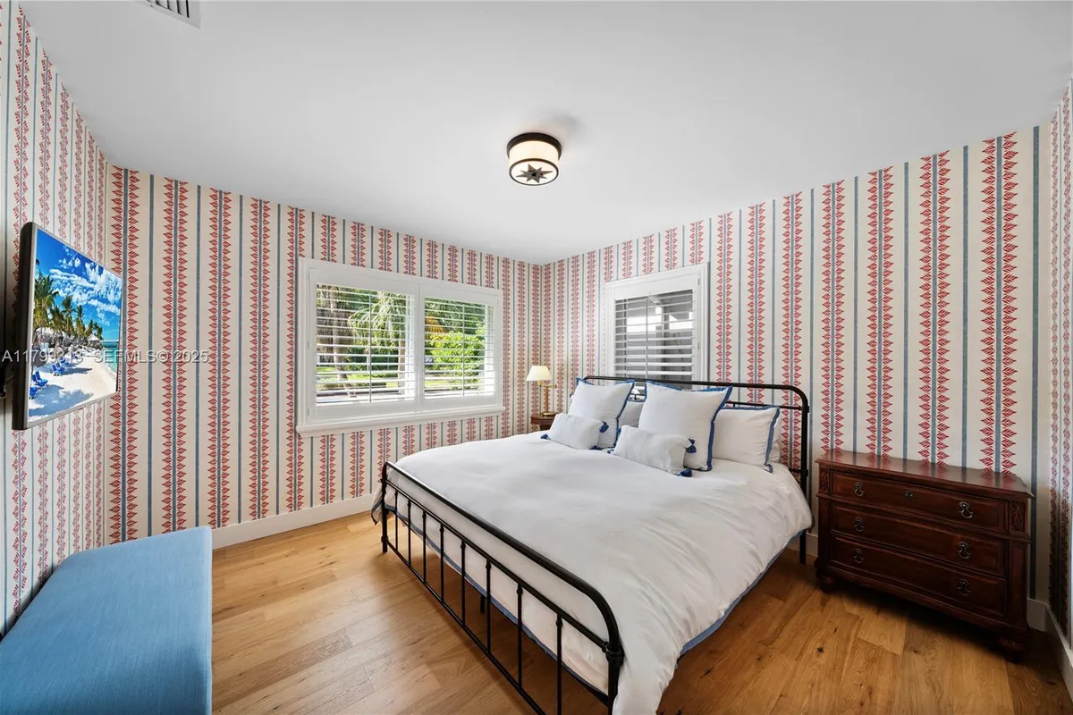 725 Vilabella Ave, Coral Gables FL 33146