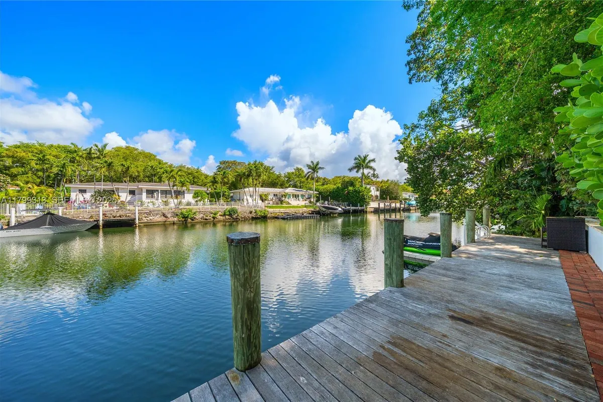 725 Vilabella Ave, Coral Gables FL 33146