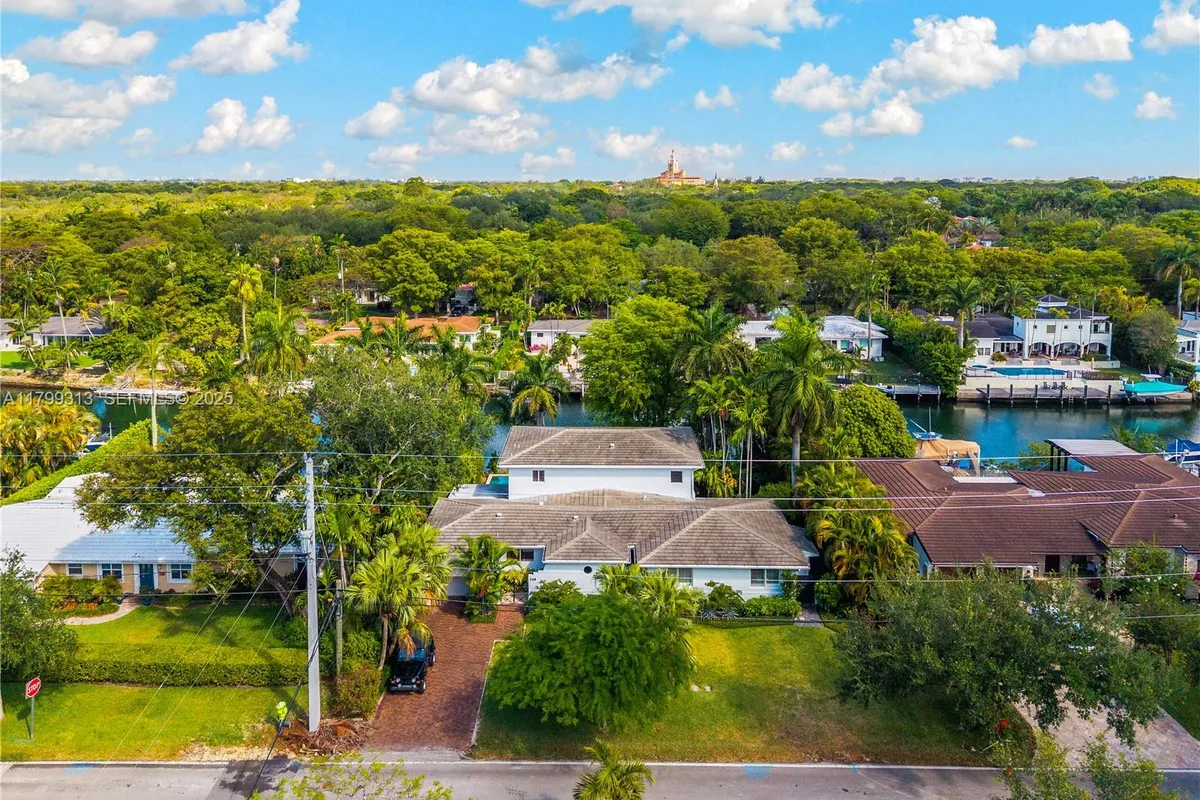 725 Vilabella Ave, Coral Gables FL 33146