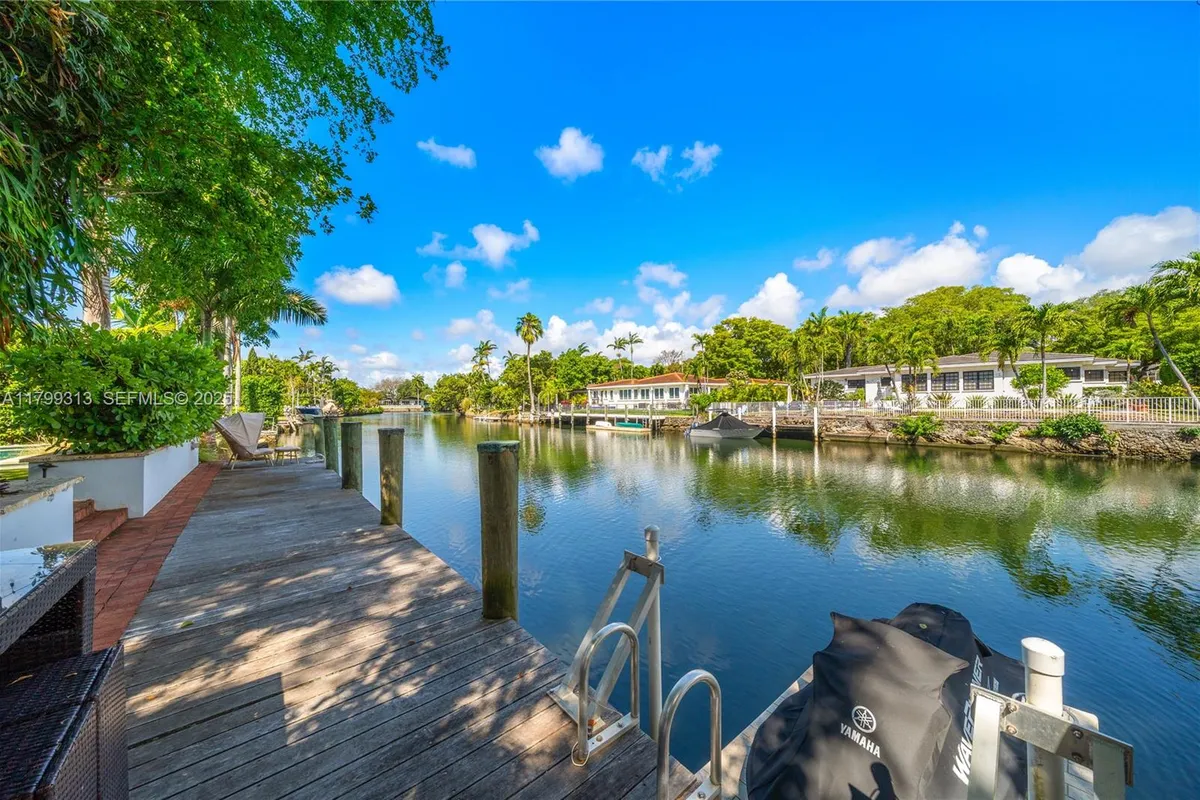 725 Vilabella Ave, Coral Gables FL 33146